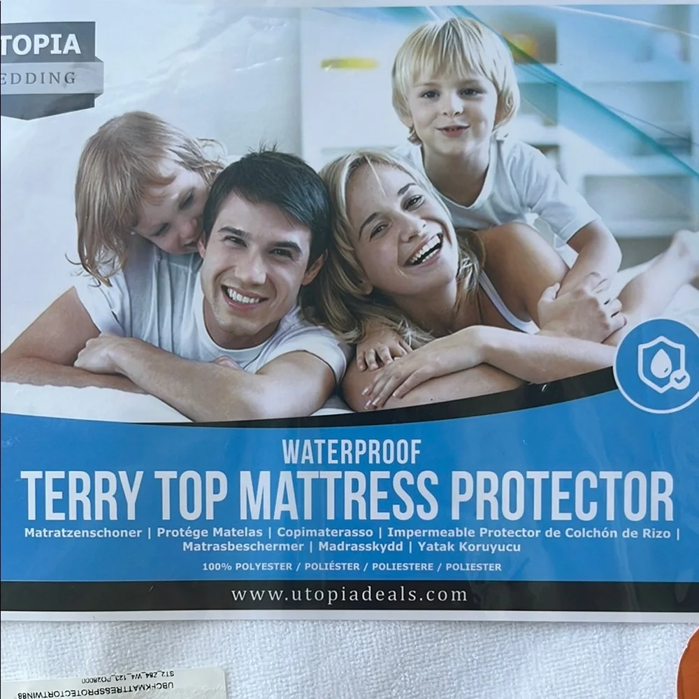 Utopia Bedding White Terry Mattress Protector